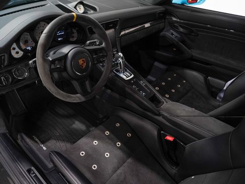 Used 2018 Porsche 911 GT2 RS RWD image 2