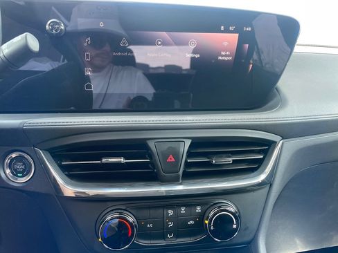 Used 2025 Buick Encore GX Preferred FWD image 18