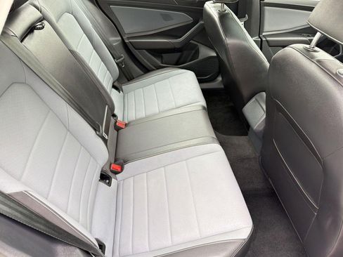 Used 2025 Volkswagen Jetta SE FWD image 26