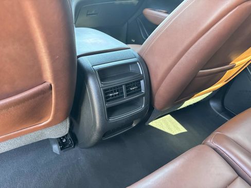 Used 2021 Cadillac XT5 Premium Luxury image 17