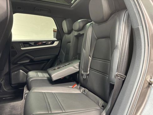Used 2025 Porsche Cayenne S image 26