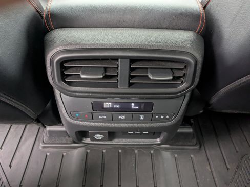 Used 2025 Honda Pilot TrailSport image 20