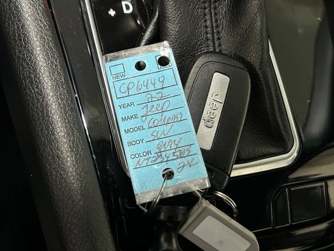 Used 2022 Jeep Compass Latitude FWD image 45