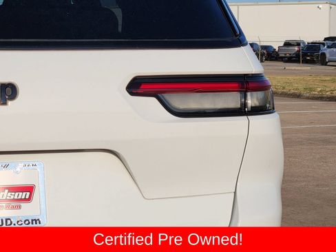 Used 2023 Jeep Grand Cherokee L Laredo AWD/4WD image 16