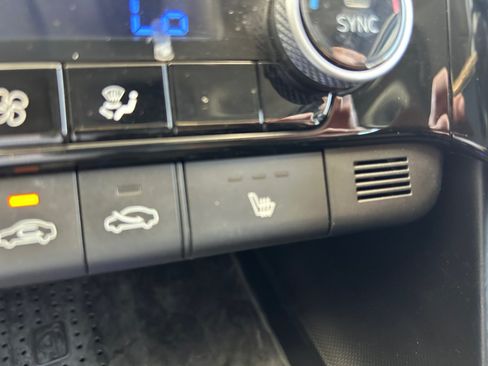 Used 2022 Hyundai Elantra SEL w/ Convenience Package FWD image 20