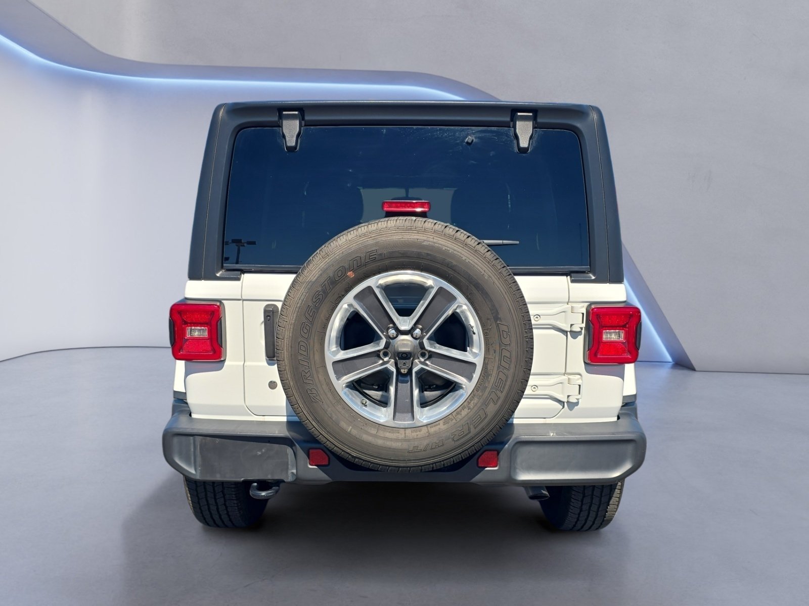 Used 2018 Jeep Wrangler Unlimited Sahara w/ LED Lighting Group AWD/4WD image 4