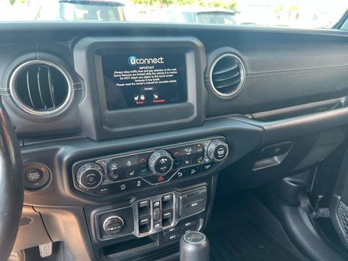 Used 2019 Jeep Wrangler Unlimited Sahara w/ Safety Group AWD/4WD image 16