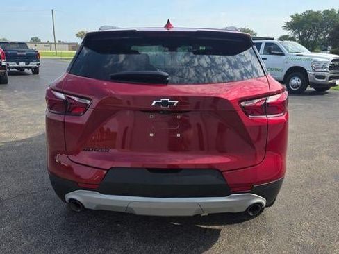 Used 2022 Chevrolet Blazer LT w/ Sound & Technology Package FWD image 7