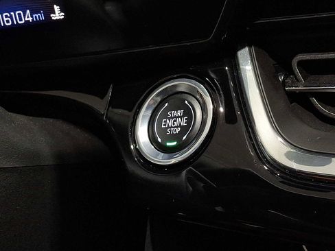 Used 2024 Chevrolet Trax RS w/ Sunroof Package image 23