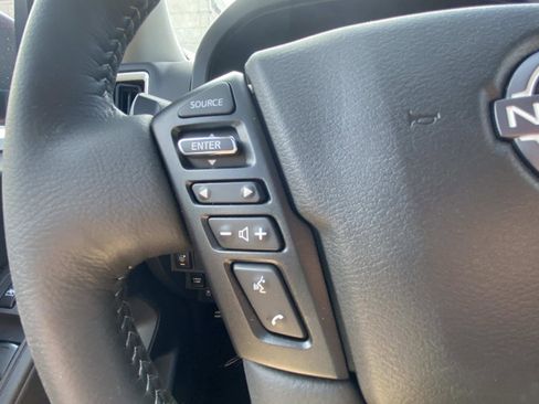 Used 2025 Nissan Frontier SV w/ SV Convenience Package image 24