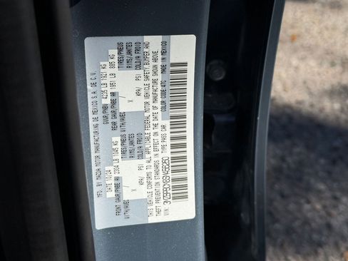 Used 2025 MAZDA MAZDA3 s image 23