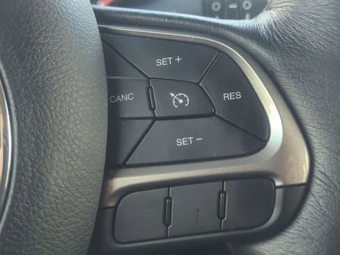 Used 2022 Jeep Renegade Limited AWD/4WD image 14