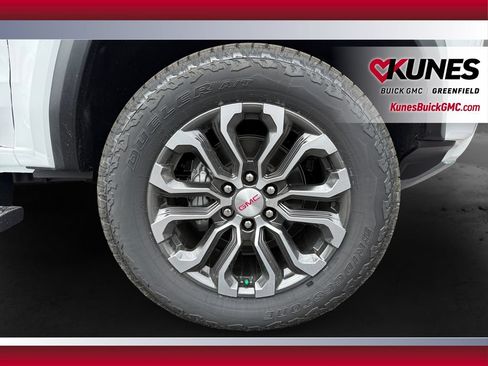 New 2026 GMC Canyon Denali AWD/4WD image 11