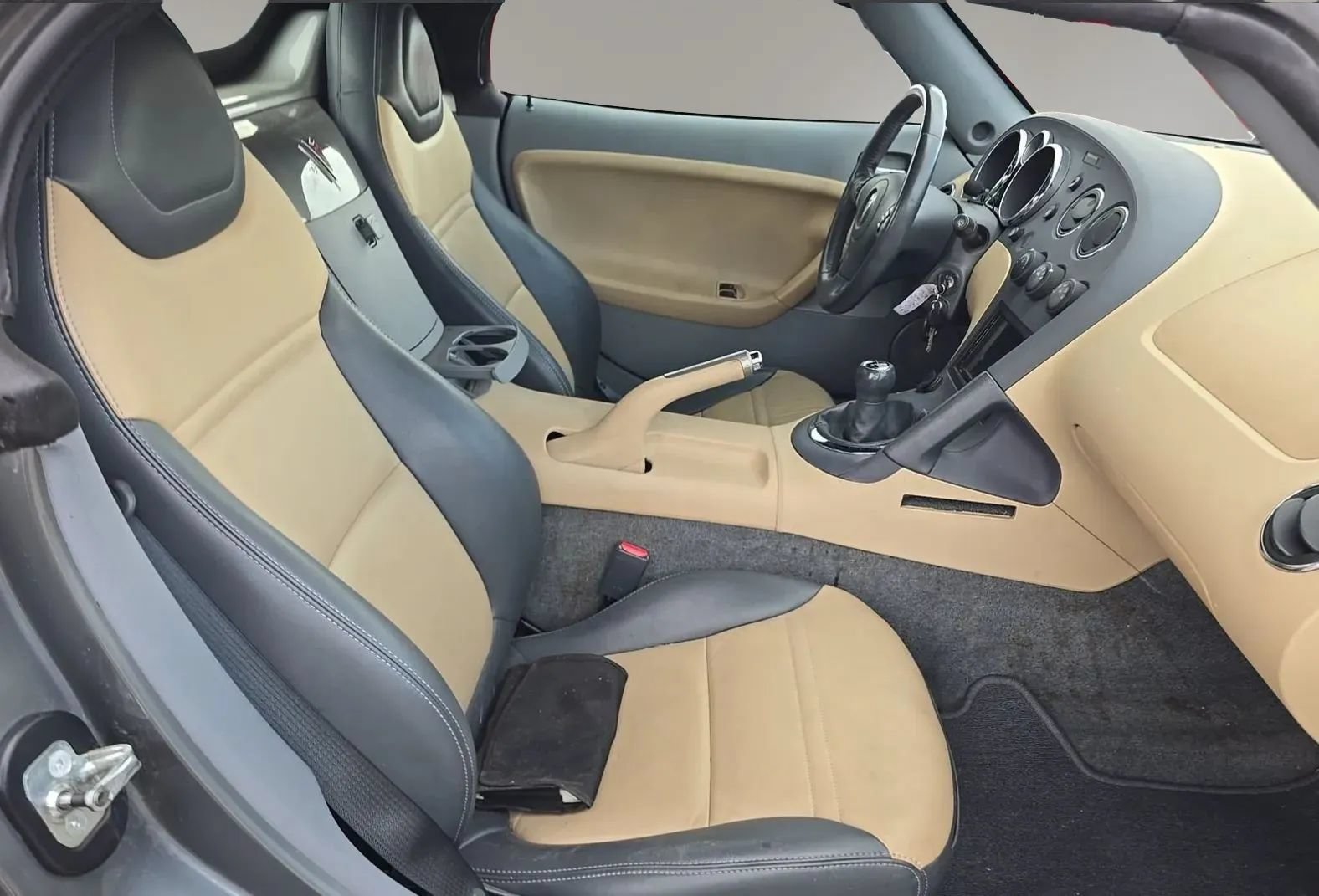 Used 2007 Pontiac Solstice Convertible w/ Premium Package RWD image 10
