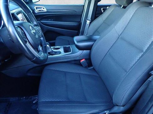 Used 2020 Jeep Grand Cherokee Laredo image 11