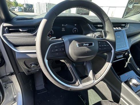 New 2025 Jeep Grand Cherokee Laredo X image 10