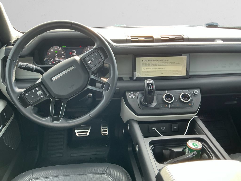 Used 2024 Land Rover Defender 110 X-Dynamic SE AWD/4WD image 10