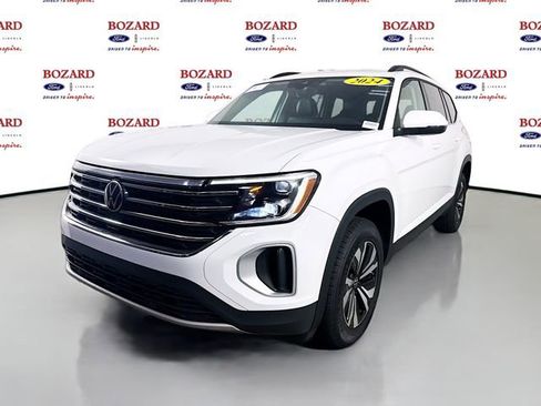 Used 2024 Volkswagen Atlas SE image 4