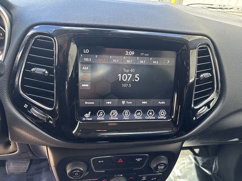 Used 2018 Jeep Compass Limited image 18