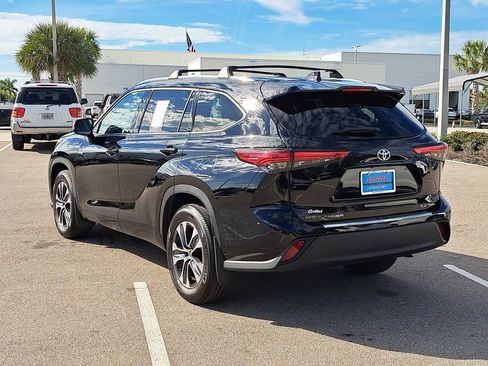 Certified 2020 Toyota Highlander XLE image 4
