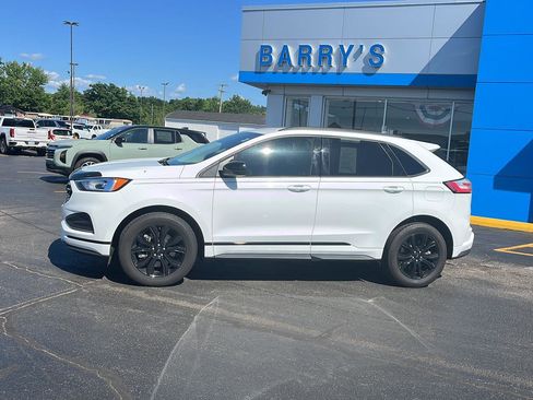 Used 2024 Ford Edge SE w/ Black Appearance Package AWD/4WD image 2