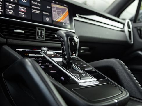 Certified 2019 Porsche Cayenne AWD/4WD image 27