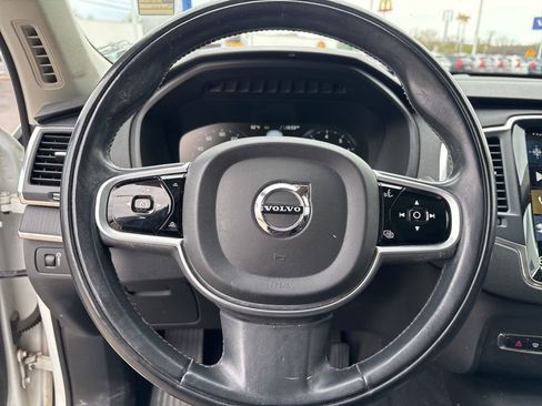 Used 2020 Volvo XC90 T5 Momentum w/ Protection Package Premier AWD/4WD image 19