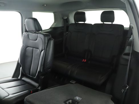 Certified 2022 Jeep Grand Cherokee L Limited AWD/4WD image 6