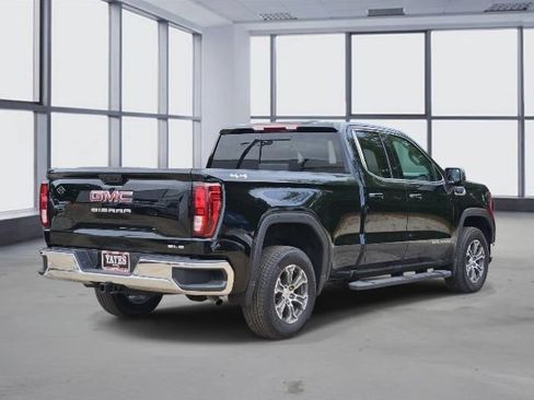 New 2025 GMC Sierra 1500 SLE w/ Preferred Package AWD/4WD image 4