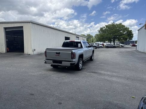 Used 2017 GMC Sierra 1500 Denali RWD image 5