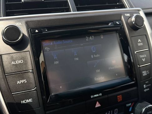 Used 2017 Toyota Camry XLE w/ Moonroof Package FWD image 20