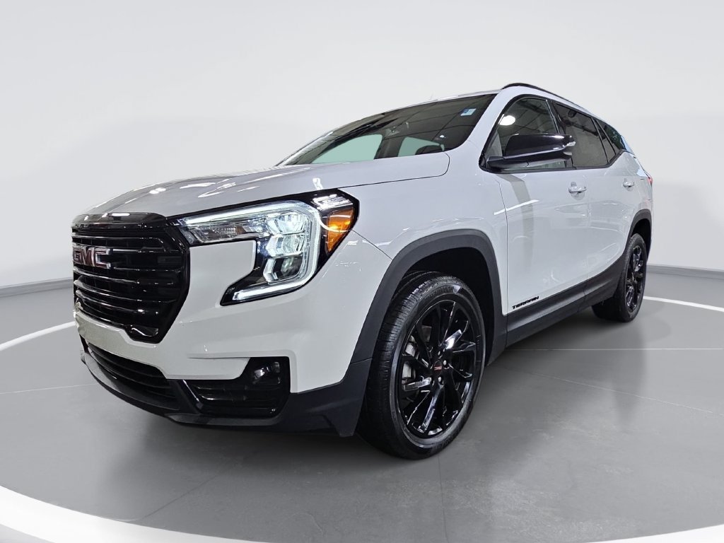 Certified 2024 GMC Terrain SLT w/ Elevation Edition AWD/4WD image 9