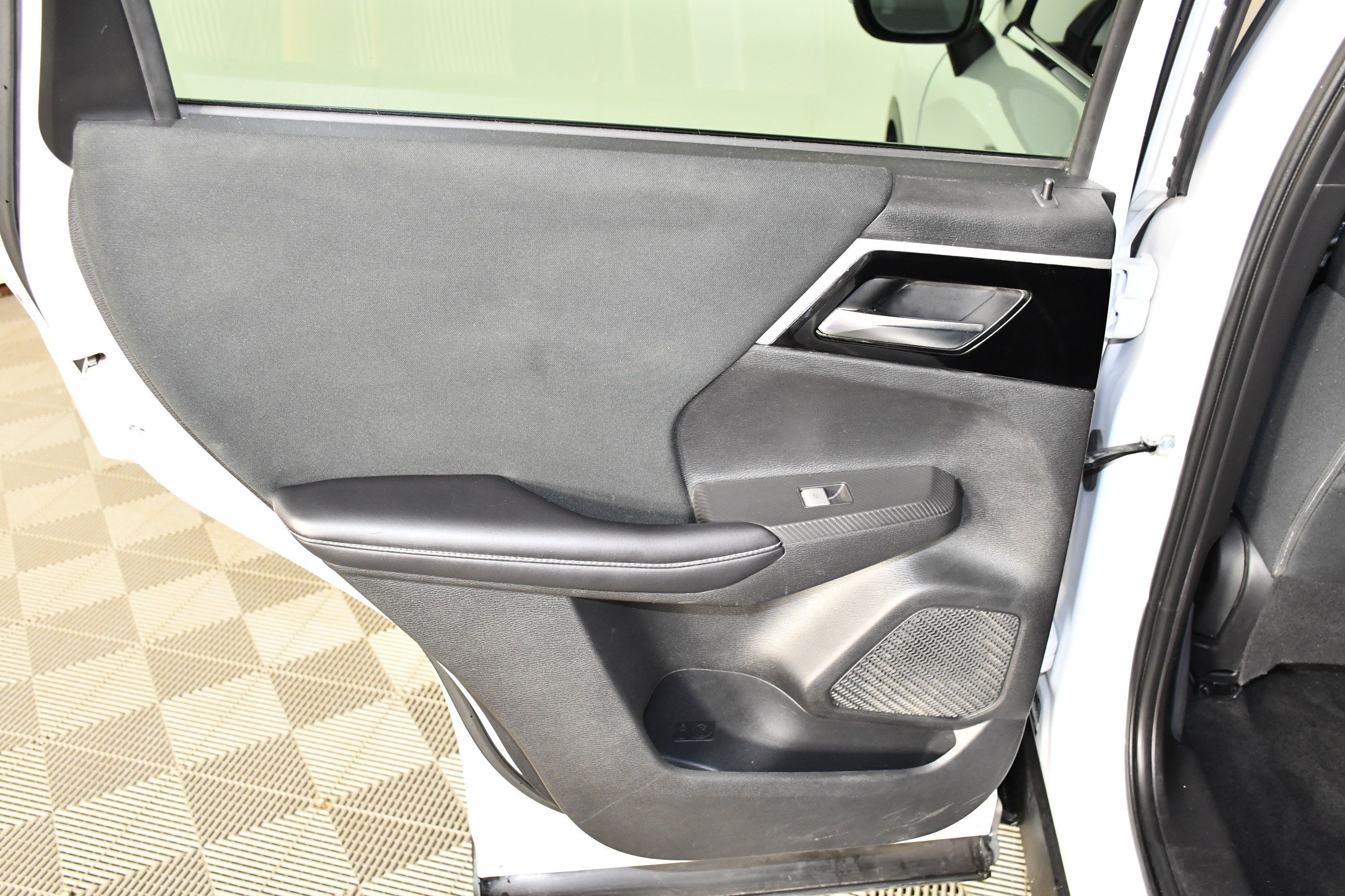 Used 2022 Mitsubishi Outlander ES AWD/4WD image 28