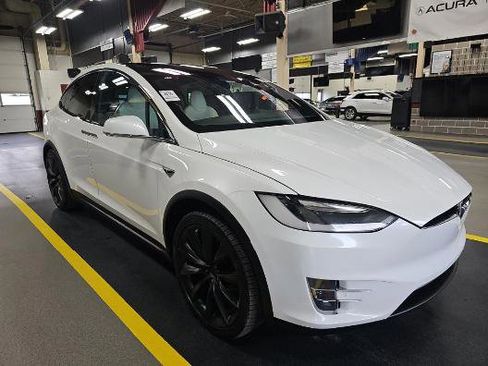 Used 2017 Tesla Model X 75D image 3