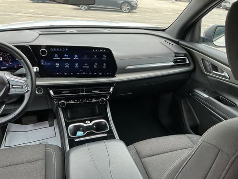 Certified 2024 Chevrolet Traverse LT AWD/4WD image 9