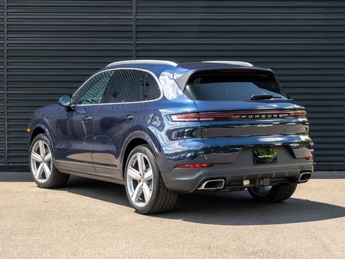 Certified 2026 Porsche Cayenne image 3