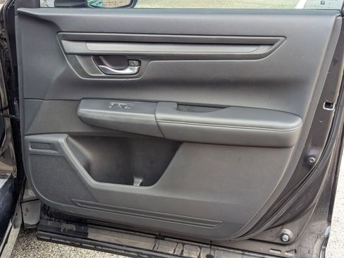 Used 2023 Honda CR-V LX image 23