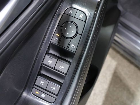 Used 2025 Nissan Rogue SV image 14