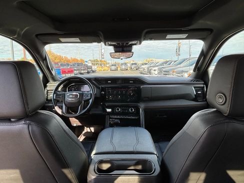 Used 2023 GMC Sierra 1500 AT4 w/ Technology Package image 21