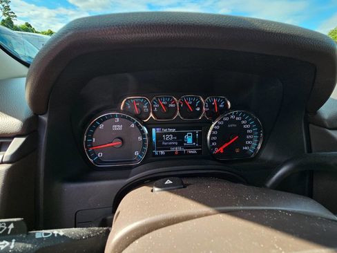 Used 2020 Chevrolet Suburban LT AWD/4WD image 16