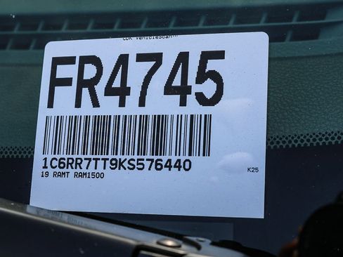 Used 2019 RAM 1500 Classic SLT image 28