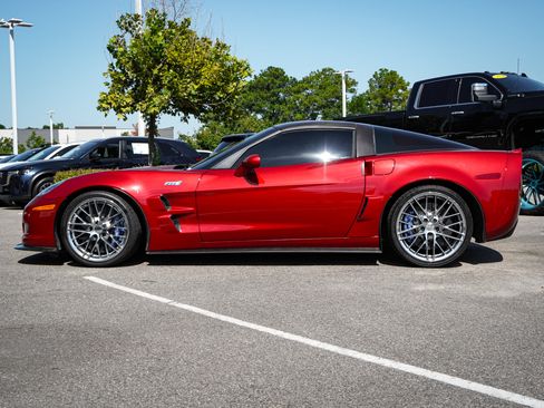 Used 2011 Chevrolet Corvette ZR1 w/ Preferred Equipment Group RWD image 7