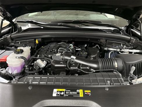 New 2025 Jeep Grand Cherokee L Laredo image 23