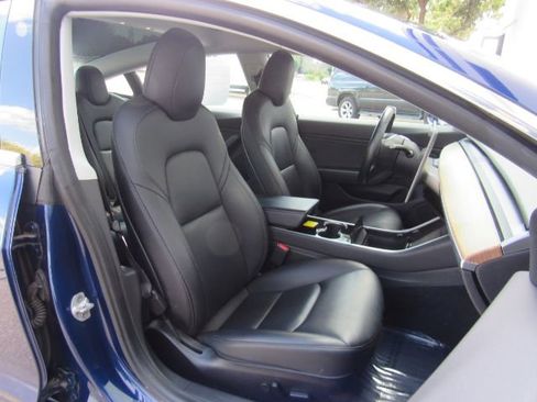 Used 2019 Tesla Model 3 Standard Range Plus image 20