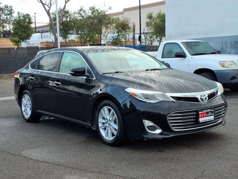 Used 2014 Toyota Avalon XLE Premium FWD image 3
