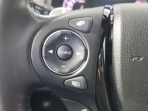 Certified 2017 Honda Pilot Touring image 30