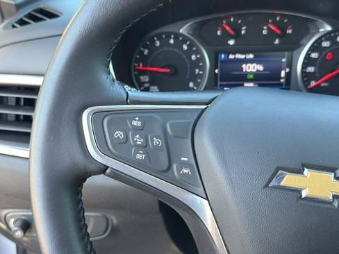 Used 2022 Chevrolet Equinox LT FWD image 23