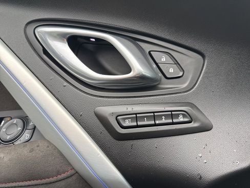 Used 2018 Chevrolet Camaro ZL1 image 11