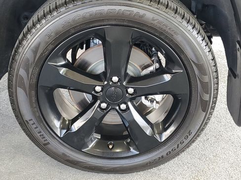 Used 2024 Jeep Grand Cherokee L Limited w/ Luxury Tech Group II image 7