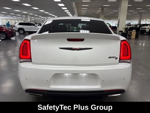 Used 2023 Chrysler 300 S w/ Comfort Group RWD image 6